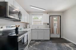 Studio with Full Kitchen!