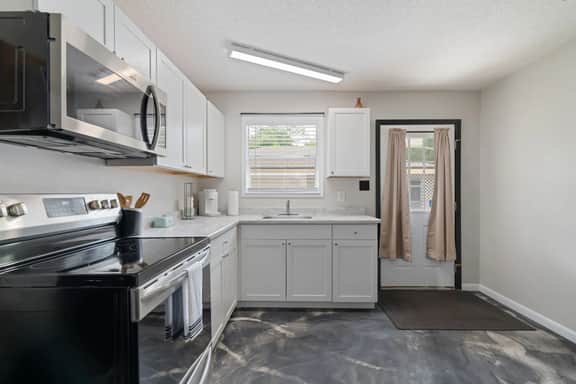 Studio with Full Kitchen!